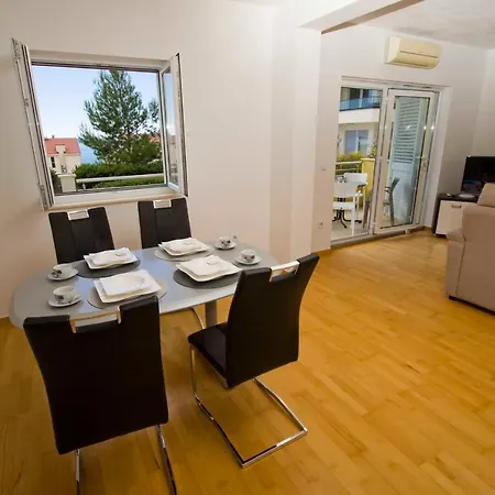 Apartment Kajzer Makarska